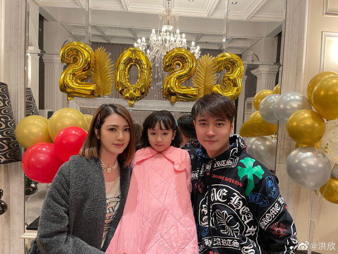 　　与塔吉克斯坦的首战，武磊期待能调整到最佳状态，不过他并没有过多设想本届赛事的进球数，而是希望球队能追赶上届成绩，走得比8强更远。这同样是吴曦的愿望，后者将目光瞄准首战，“第一场比赛很关键，先顺利进行第一场比赛，再去想之后的事情。”吴曦的目标很明确，那就是加紧恢复，争取能赶上这场比赛。