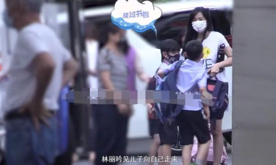 经历了过去一个赛季联赛、国家队和亚冠的多线作战,老将们原本所剩不多的“油箱”愈发面临枯竭——一方面本身状态调动起来就有困难,而主教练战术选择又偏保守,这无疑加剧了场面的窒息感。