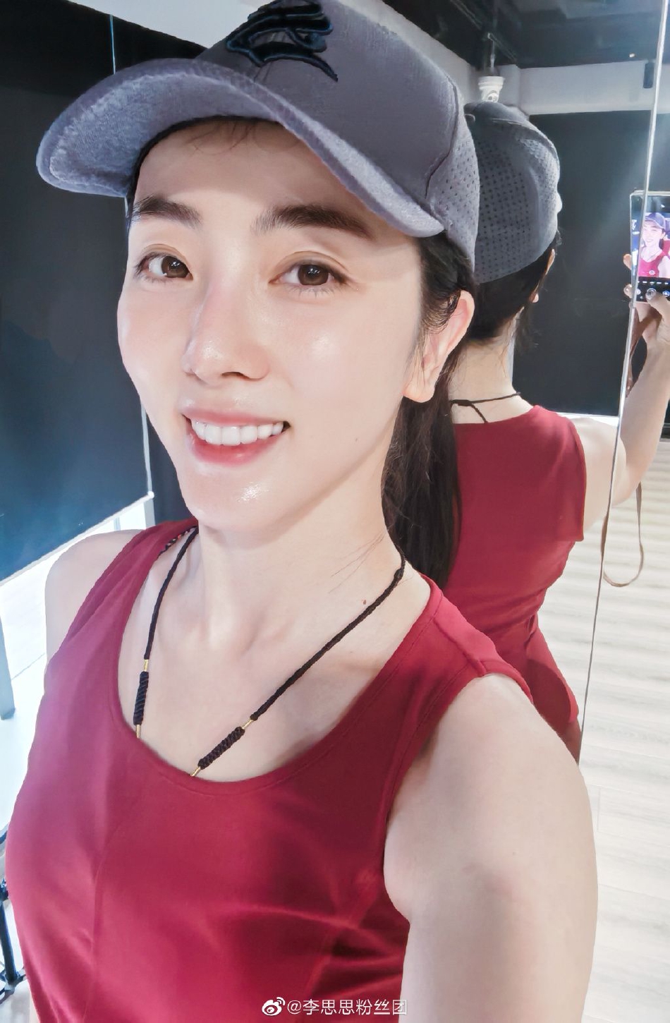 哪怕交战双方,彼此不共戴天,但对中国总体都很尊重。我记得当年我们驻加沙记者的越野车上,总是写着“china(中国)”和“tv”两个字(中国谁都知道,tv则最简单,比press更好认)。