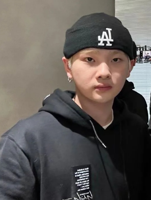 　　申万宏源证券固定收益融资总部业务董事孙林指出，城中村改造是中国经济发展和中国房地产市场的稳定器。2023年4月28日的中共中央政治局会议以来，“三大工程”（城中村改造、“平急两用”公共基础设施建设、保障性住房）在党中央、国务院多次会议中提及，为房地产市场未来几年的发展指明了方向。业内普遍认为，超大特大城市的城中村改造在未来5-8年内每年将拉动房地产相关投资万亿元、房地产销售面积1亿平方米，成为中国未来一段时间内经济稳中求进发展过程中的稳定器。