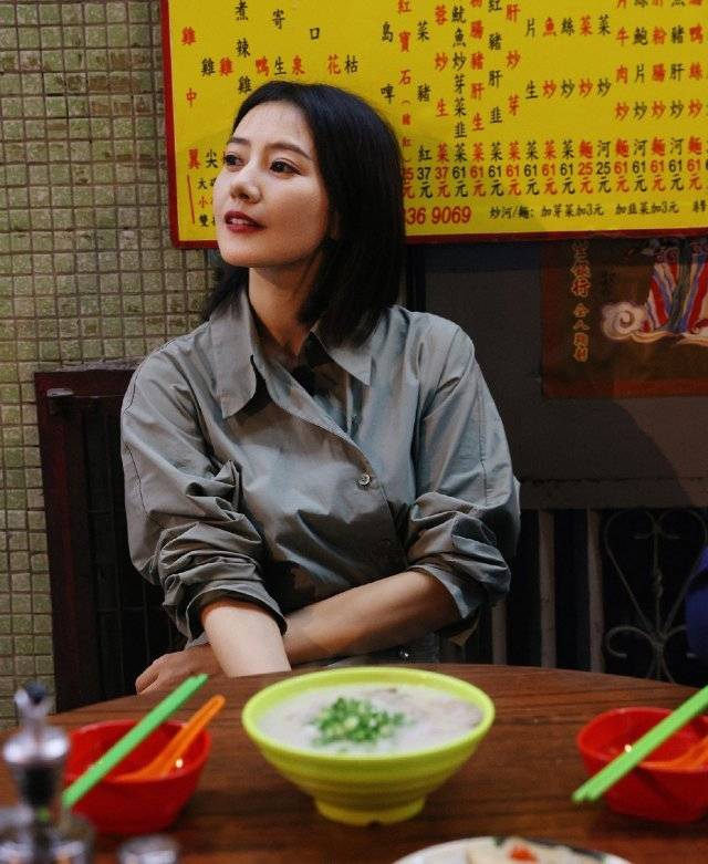 宋其超,男,汉族,1970年8月出生,山东昌乐人,1993年7月参加工作,1995年12月加入中国共产党,中央财经大学财政系财政学专业毕业,研究生学历,经济学博士。