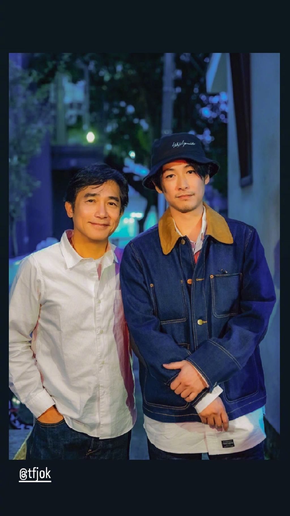 综而述之,存疑有五:一是举报人的合法权益和个人隐私理应受到保护,可举报材料为什么会送到被举报人手里?二是凭什么要给一个年逾75岁的老人扣上“社会危险性”的大帽子并对其“大动干戈”?三是对举报人的刑拘、批捕、起诉,一套流程下来只用了28天,也太“着急”了些。四是举报人的家人要求案件异地审理不无道理,为何任性地予以拒绝?五是举报内容是否属实,为什么不给公众一个说法反而竭力回避?
