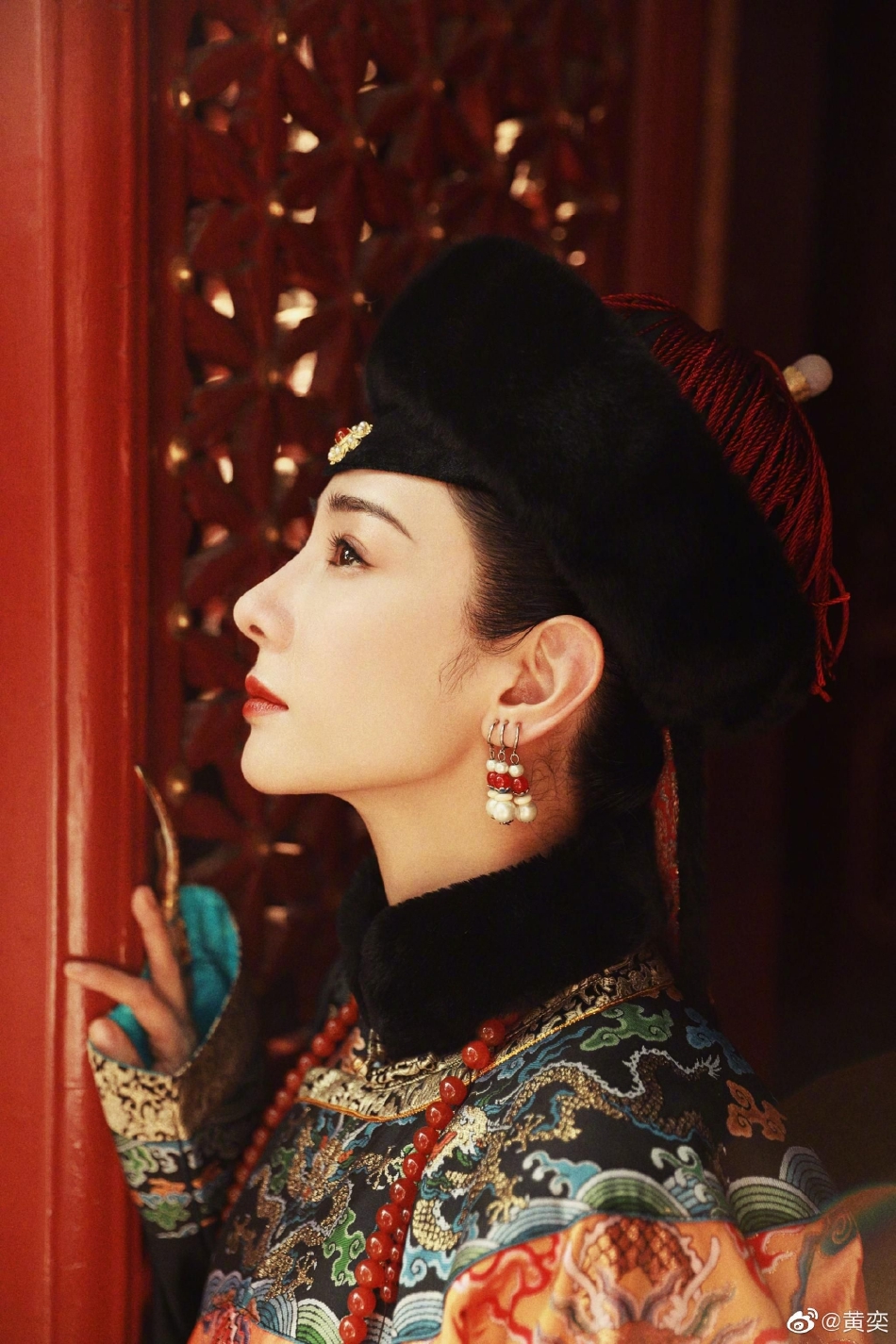 　　王毅强调，台湾从来不是一个国家，过去不是，今后更不是！“台独”从来不可能成事，过去不能，今后更绝无可能！台湾岛内谁想搞“台独”，就是分裂中国国土，必将受到历史和法律的严惩。国际上谁要违反一个中国原则，就是干涉中国内政、侵犯中国主权，必将遭到全体中国人民乃至国际社会的共同反对。
