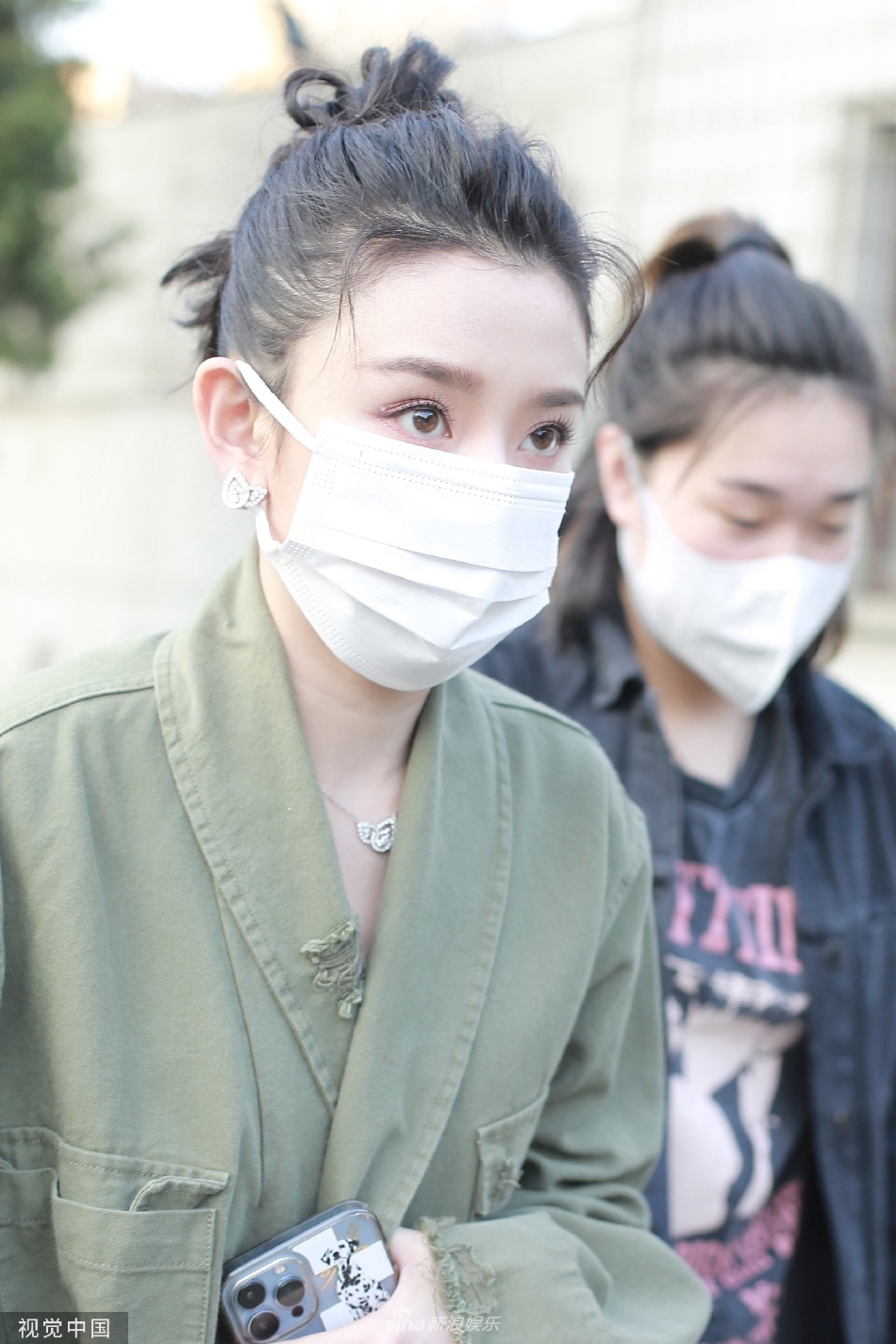 　　在他被查的前一年（2021年），已有两名他的老下属落马，分别是西藏自治区党委政法委原副秘书长李运峰，自治区公安厅原党委委员、副厅长赵涛。