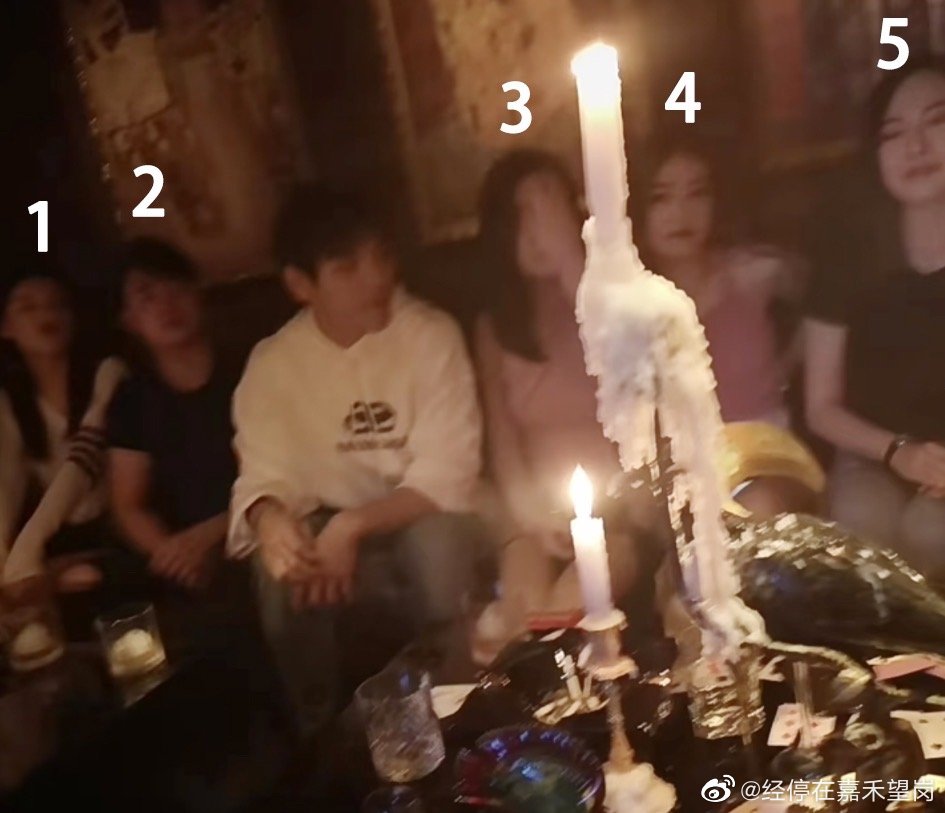 　　同时，由西藏自治区监察委员会调查的杨光明涉嫌受贿案、西藏自治区公安厅侦查的杨光明涉嫌非法持有枪支案也移送西藏自治区人民检察院一并审查起诉。目前，该案正在进一步办理中。