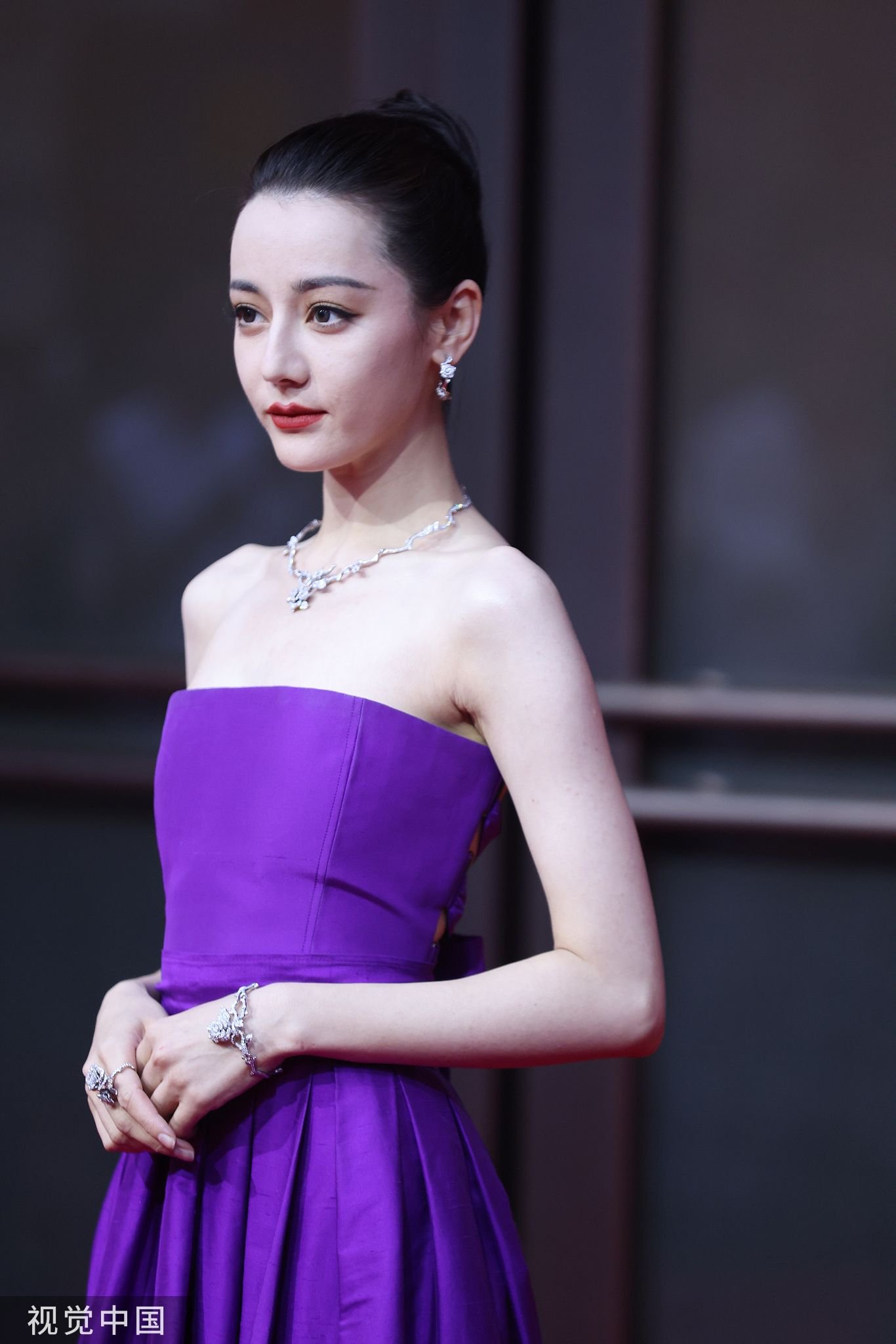 毛宁强调,台湾地区选举是中国内政,不管选举结果如何,都改变不了世界上只有一个中国、台湾是中国一部分的基本事实。一个中国原则是中国同世界各国建立和发展外交关系的政治基础,是公认的国际关系准则和国际社会普遍共识。