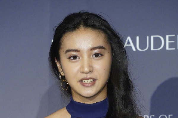 　　郝军辉长期在税务系统工作，曾任国家税务总局离退休干部办公室主任兼人事司副司长（司长级），国家税务总局人事司（党委组织部）司长（部长），国家税务总局总会计师兼人事司（党委组织部）司长（部长），国家税务总局总会计师，国家税务总局总经济师，2021年12月出任国家税务总局副局长。