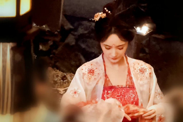 据悉,城中村改造的对象是以深圳市域内原农村集体经济组织继受单位及原村民实际占有使用的现状居住用地为主的区域。拆除新建类城中村改造项目需经物业权利人三分之二以上同意,并经原农村集体经济组织继受单位同意后方可实施。