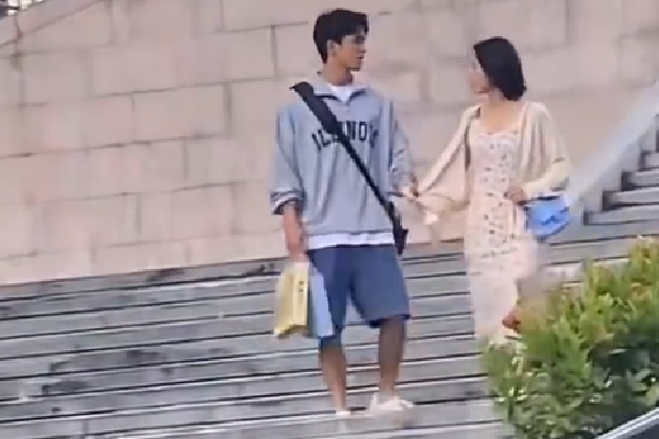 王晓英出生于1982年7月,吉林双辽人,毕业于清华大学计算机系,工学博士学位。2008年8月起在青海大学工作,曾任计算机技术与应用系常务副主任(正处级),2015年6月任校长助理,2018年5月任副校长。