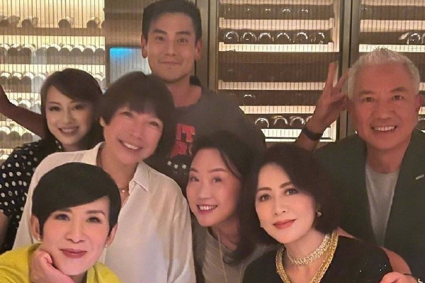 毛宁回应,瑙鲁政府宣布承认一个中国原则,同台湾当局断绝所谓的外交关系,同中国恢复外交关系,是瑙鲁作为主权国家独立自主作出的选择。这也说明一个中国原则是人心所向、大势所趋,是不可阻挡的。