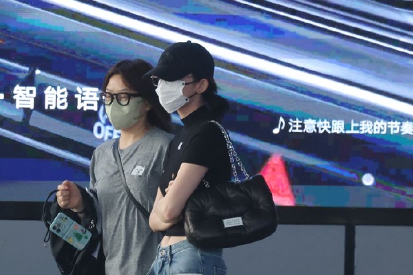 毛宁表示,我们赞赏俄方表态。事实上,不仅俄罗斯,还有很多国家和国际组织,包括印度尼西亚、越南、柬埔寨、老挝、孟加拉国、菲律宾、斯里兰卡、尼泊尔、南非、埃及、埃塞俄比亚、津巴布韦、哈萨克斯坦、乌兹别克斯坦、塔吉克斯坦、白俄罗斯、塞尔维亚、匈牙利、巴布亚新几内亚、古巴、委内瑞拉、上合组织、阿拉伯国家联盟等,以发表声明、新闻公报、答记者问等方式,公开重申恪守一个中国原则,坚定支持中方维护国家主权和领土完整,反对任何形式的“台独”,支持中国统一大业。