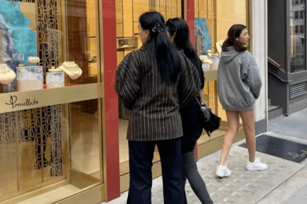 三是持续畅通民营企业诉求反映和问题解决渠道。不断健全民营经济形势监测指标体系,加强民营经济发展形势综合分析。健全完善多层次的与民营企业常态化沟通交流机制,畅通政企沟通交流渠道。坚持从个案和整体上及时掌握制约民营经济发展的问题,力争解决一类问题、受益一批企业、助力一个行业,真心实意为民营企业和民营企业家排忧解难。