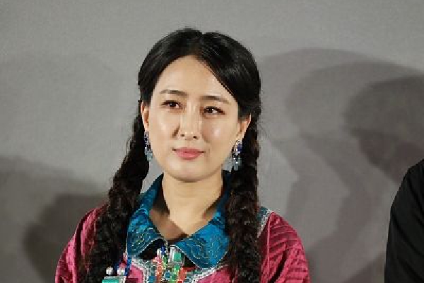 　　毛宁表示，在南海问题上，中方的立场是一贯也是非常明确的，我们致力于同有关当事国通过对话协商妥善处理分歧，愿意同东盟国家共同维护南海的和平稳定，同时中方也将坚定地捍卫自己的领土主权和海洋权益。