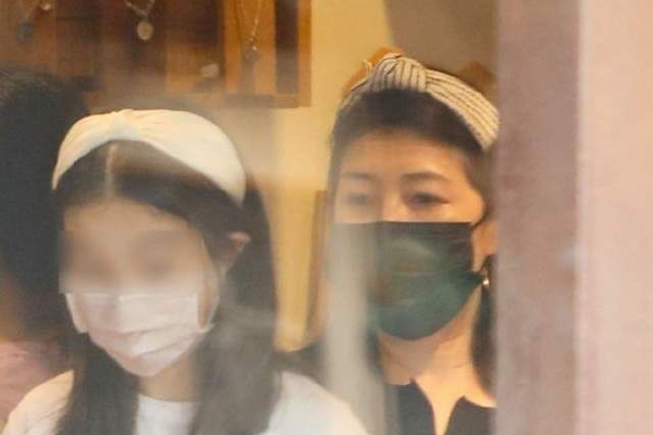 从地方政府专项债的发行情况看,孙林表示,棚户区改造和城中村改造一直是重要的专项债资金投向领域,但只能作为贷款使用,项目资金仍需地方政府自筹,由于城中村改造前期投资大、周期长,在短期内地方政府财政支出收紧的情况下,城中村改造的资金来源有限。随着2023年第四季度开始,地方政府专项债的放量,预计在专项债使用限制条件上也将实现针对“三大工程”的突破。此外,在商业银行贷款方面,房地产“金融16条”中的部分政策已明确延期,保持商业银行房地产贷款的持续稳定投放,这也为城中村改造项目的中后期开发提供了更有力的资金保障。