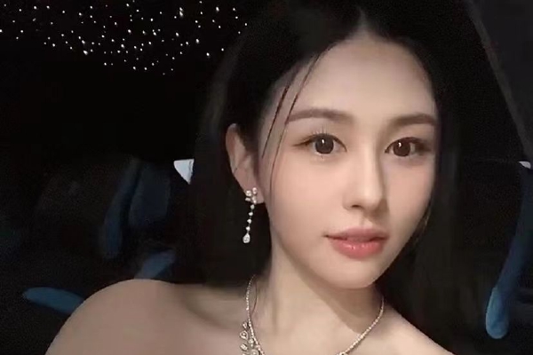 此外,目前俄罗斯约有56.3%的汽车经销网点销售中国品牌汽车。2022年,这一数字仅为26.4%左右。俄《消息报》称,中国品牌汽车在俄主要共享汽车服务公司之一belkacar的份额几乎过半。此外,citydrive公司旗下车队包含众多中国品牌的十余种车型,yandex drive公司也正不断扩大中国品牌汽车投放量。另据俄新社报道,俄工业和贸易部去年10月公布的文件显示,除俄本土汽车品牌外,中国长城汽车旗下子品牌哈弗也被列入俄公务用车推荐名单。