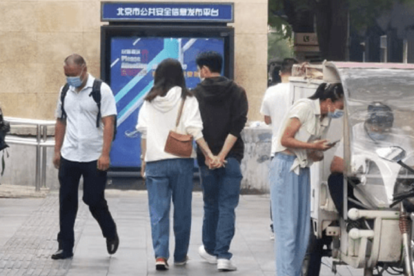 毛宁表示,我们赞赏俄方表态。事实上,不仅俄罗斯,还有很多国家和国际组织,包括印度尼西亚、越南、柬埔寨、老挝、孟加拉国、菲律宾、斯里兰卡、尼泊尔、南非、埃及、埃塞俄比亚、津巴布韦、哈萨克斯坦、乌兹别克斯坦、塔吉克斯坦、白俄罗斯、塞尔维亚、匈牙利、巴布亚新几内亚、古巴、委内瑞拉、上合组织、阿拉伯国家联盟等,以发表声明、新闻公报、答记者问等方式,公开重申恪守一个中国原则,坚定支持中方维护国家主权和领土完整,反对任何形式的“台独”,支持中国统一大业。