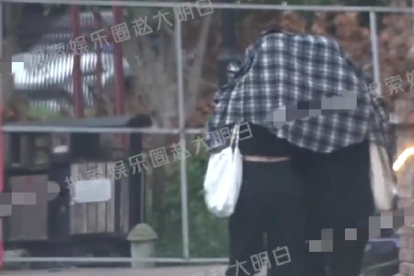 庭审中,检察机关出示了相关证据,被告人周建琨及其辩护人进行了质证,控辩双方在法庭的主持下充分发表了意见,周建琨进行了最后陈述,并当庭表示认罪悔罪。