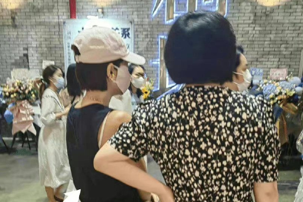 　　问题在于，“城中村改造 房票安置 psl低息贷款”，能否构成2024年稳增长、拉动房地产投资的重要政策组合？对此，孙林指出，如果把城中村改造比作是发射卫星，那么包括psl在内的政策性金融工具就是卫星运载火箭的“第一级”。从棚户区改造的历史经验看，psl作为一种政策性贷款，在“十三五”期间投放2.6万亿元，占到棚改总投资三分之一多，同时表现为前高后低的特征，即棚改前期靠psl等政策性金融工具“点火发动”，中后期则靠商业银行贷款支持，助力棚改项目成功“送上卫星轨道”；预计psl也将配合“三大工程”建设，在今后2-3年内继续保持较大规模的投放，确保城中村改造的发展目标顺利实现。