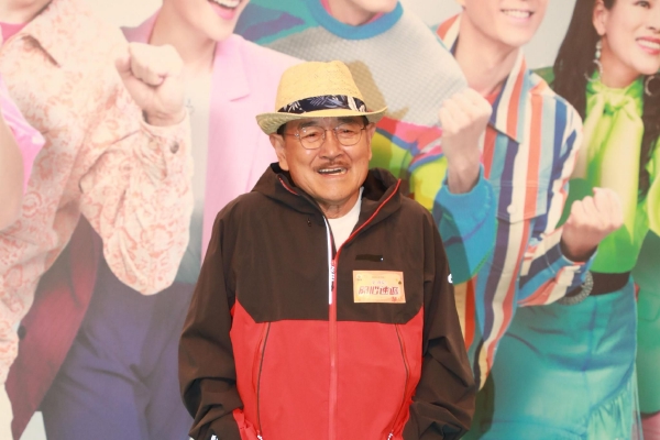 　　受强冷空气的影响，1月20日夜间到21日白天，渤海、黄海、东海、钓鱼岛附近海域、台湾海峡将出现2.5到3.8米的大浪区；山东东部、江苏、上海、浙江、福建近岸海域将出现1.5到2.5米的中浪到大浪，近岸海域海浪预警级别为蓝色。