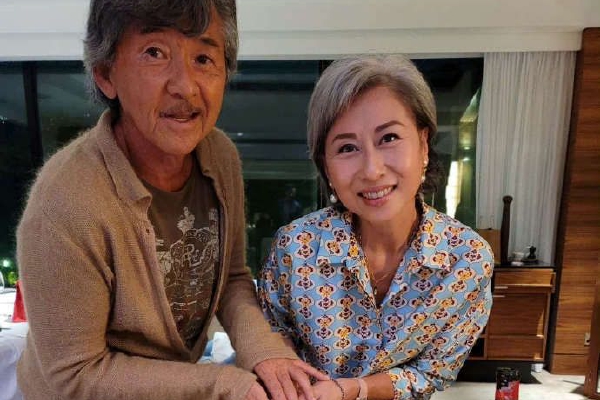 这个冬天,与小李等人相似的游客不在少数,以哈尔滨为代表的冰雪旅游目的地的爆火,吸引大量游客前赴后继。以元旦假期为例,假期三天,哈尔滨累计接待游客304.79万人次,实现旅游总收入59.14亿元,游客接待量与旅游总收入双双达到历史峰值。新疆累计接待游客166.49万人次,同比增长195.14%,实现旅游收入17.57亿元,同比增长424.28%,滑雪场累计接待入场游客10.54万人次,各大雪场接待游客人次较去年同期有明显增长。