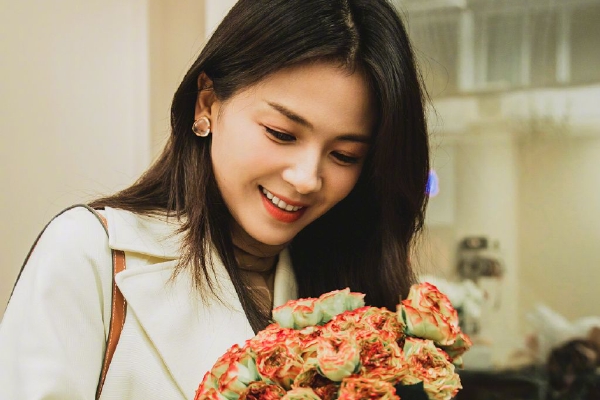 《规定》同时以反向排除的方式明确了几类不属于彩礼的财物,包括:一方在节日或者生日等有特殊纪念意义时点给付的价值不大的礼物、礼金、一方为表达或者增进感情的日常消费性支出等。此类财物或支出,金额较小,主要是为了增进感情的需要,在婚约解除或离婚时,可以不予返还。