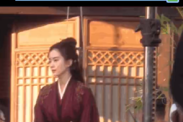 　　即将留学的杭州人小李，在抖音、小红书等平台上“种草”许久后，终于决心将哈尔滨之行作为出国前的最后一站。在短暂的行程中，小李一行人跟着网友的教程，将哈尔滨站、圣索菲亚大教堂、冰雪大世界及“钻石海”、雪谷等知名打卡地逛了个遍。经历三天的旅程，小李从哈尔滨回来后的第一件事，就是四处向朋友“安利”。