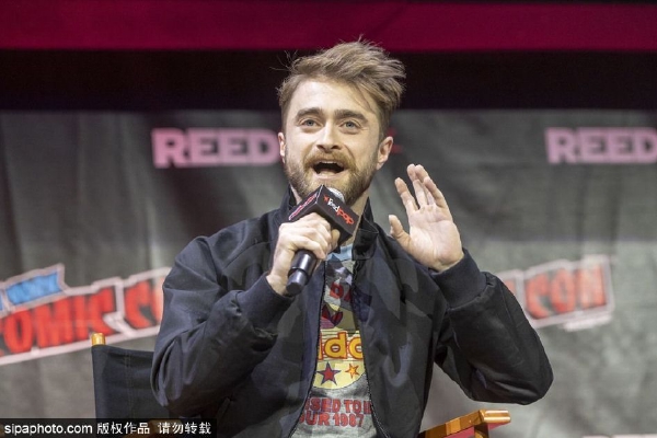 毛宁表示,在南海问题上,中方的立场是一贯也是非常明确的,我们致力于同有关当事国通过对话协商妥善处理分歧,愿意同东盟国家共同维护南海的和平稳定,同时中方也将坚定地捍卫自己的领土主权和海洋权益。