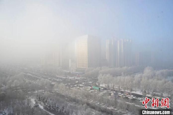 　　毛宁回应，瑙鲁政府宣布承认一个中国原则，同台湾当局断绝所谓的外交关系，同中国恢复外交关系，是瑙鲁作为主权国家独立自主作出的选择。这也说明一个中国原则是人心所向、大势所趋，是不可阻挡的。