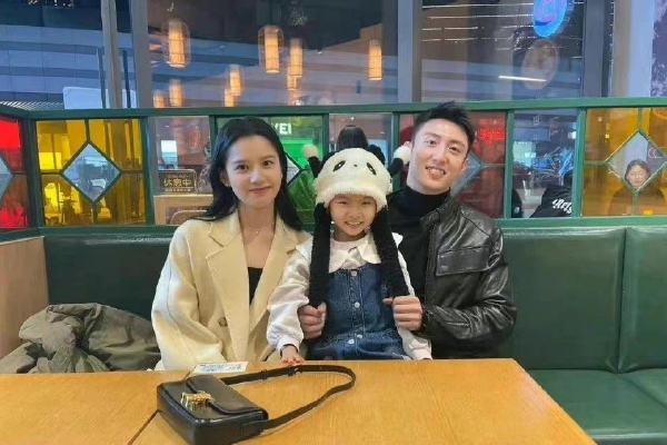　　在他被查的前一年（2021年），已有两名他的老下属落马，分别是西藏自治区党委政法委原副秘书长李运峰，自治区公安厅原党委委员、副厅长赵涛。