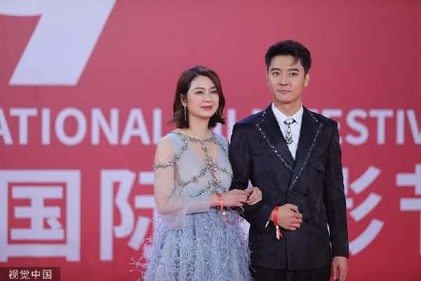 毛宁指出,无论台湾岛内局势怎样变化都改变不了,世界上只有一个中国,台湾是中国一部分的基本事实。台湾从来不是一个国家,过去不是,今后更不可能是。我们坚信,国际社会坚持一个中国原则的普遍共识和稳固格局必将更加牢固。中国人民反对“台独”分裂和外部势力干预,争取国家统一的正义事业必将得到更多理解和支持。