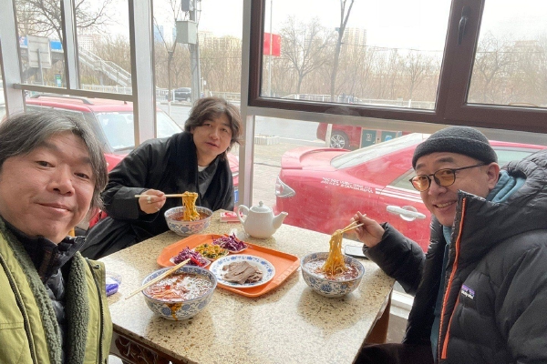 　　考虑到离婚纠纷的诉讼标的主要是解除婚姻关系，不宜将婚姻之外的其他人作为当事人，故《规定》明确，在离婚纠纷中一方提出返还彩礼诉讼请求的，当事人仍为夫妻双方。