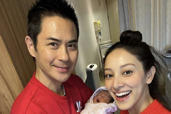 　　毛宁表示，瑙鲁作为主权独立国家，宣布承认一个中国原则，同台湾当局断绝所谓“外交关系”，愿同中国恢复外交关系，中方对瑙鲁政府决定表示赞赏和欢迎。