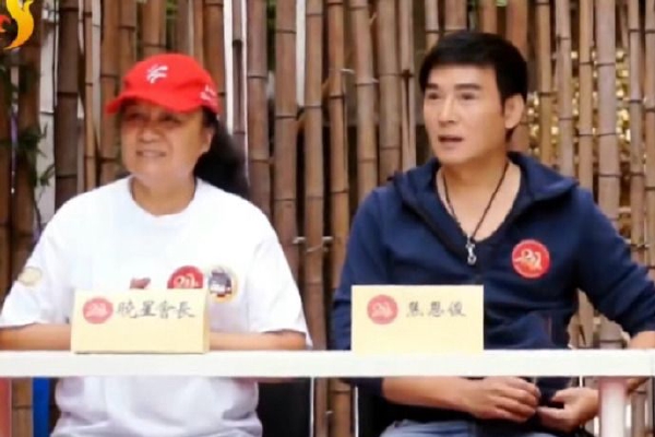 　　担任公安厅副厅长9年之后，2012年12月，杨光明成为西藏自治区政协社会法制外事委员会副主任人选，2013年1月任西藏自治区政协社会法制外事委员会副主任（正厅级）。
