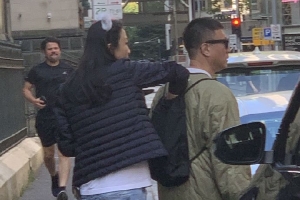 　　大皖新闻讯“平时头上的灯能照30米远，事故发生时一米外的东西都照不见。”今年是记平在矿上干活的第14个年头，这是他头一次遇到煤与瓦斯突出事故，说起事发时的情形他仍心有余悸，躺在医院病房里的这两天他没能睡成一个囫囵觉。