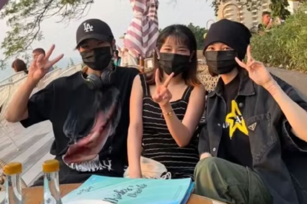 　　毛宁强调，我们敦促美方务必认清台湾问题的极端复杂性和敏感性，切实恪守一个中国原则和中美三个联合公报，将美国领导人多次重申的不支持“台独”、不支持“两个中国”或“一中一台”、不寻求把台湾问题作为工具遏制中国等承诺落到实处，慎之又慎处理涉台问题，不以任何形式虚化掏空一个中国原则，不向“台独”分裂势力发出任何错误信号。