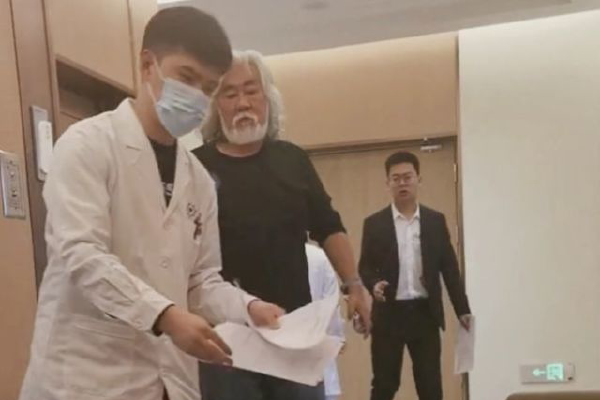 　　对于小组赛首战，国足已经准备了很长时间，主教练扬科维奇一直通过技战术和视频分析，向队员强调对手每个位置、每名球员的特点，球队自身如何应对和发挥。从1月12日开始，球队还将对塔吉克斯坦进行赛前最后的重点和细化分析。