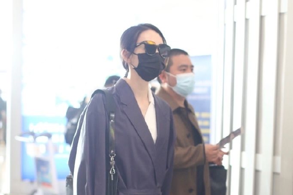 　　报告提到，今年全市经济社会发展的主要预期目标是：地区生产总值增长5%左右，一般公共预算收入增长 5%，城镇调查失业率控制在 5%以内，居民消费价格涨幅3%左右，居民收入增长与经济增长同步，生态环境质量、能源、水资源等指标达到国家要求。