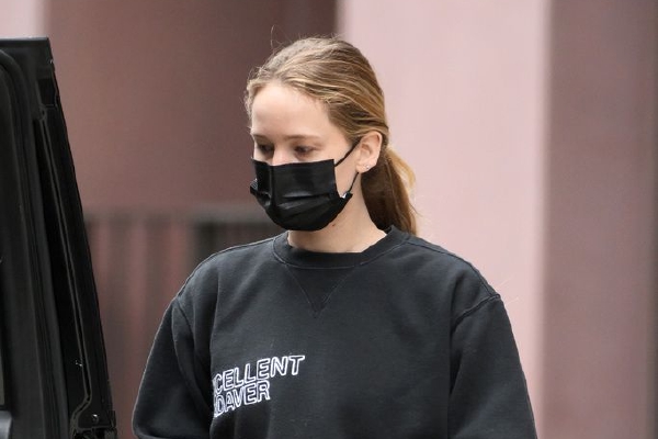 　　毛宁表示，中方已经第一时间向新方提出严正交涉。新加坡领导人曾多次表示，台湾问题是中国红线中的深红线。中方重视新方这一说法，希望新方严格恪守一个中国原则，以实际行动维护中新友好关系大局。