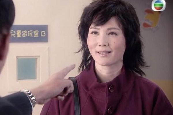 澎湃新闻注意到,四川省泸州市江阳区民政局婚姻登记处、江苏省苏州市吴江区民政局婚姻登记处也对外确认,按照国务院办公厅发布的2024年节假日安排,除夕(2月9日)当天正常上班。