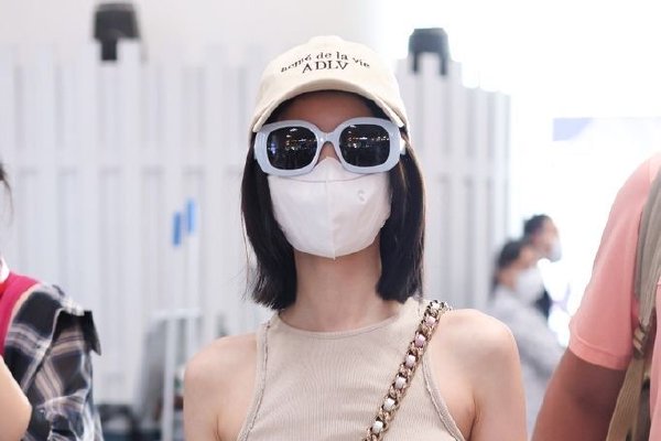 值得一提的是,继广州成为首个落实房票安置的一线城市之后,浙江嘉兴、广东佛山也相继推出房票安置政策。其中,嘉兴市规定,房票有效期为24个月,被征迁人应在房票有效期内使用房票购房;在房票有效期内未购房的,不得在房票有效期内兑换货币。佛山市明确,被征收人可以选择货币补偿,也可以选择房屋产权调换。具备实施条件的项目,被征收人可选择房票等方式安置。