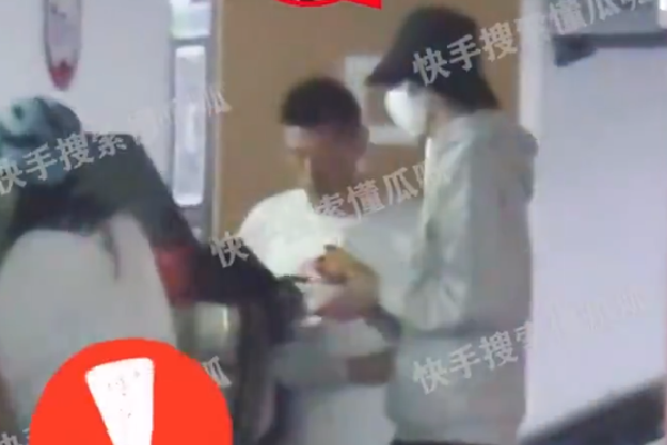 值得一提的是,继广州成为首个落实房票安置的一线城市之后,浙江嘉兴、广东佛山也相继推出房票安置政策。其中,嘉兴市规定,房票有效期为24个月,被征迁人应在房票有效期内使用房票购房;在房票有效期内未购房的,不得在房票有效期内兑换货币。佛山市明确,被征收人可以选择货币补偿,也可以选择房屋产权调换。具备实施条件的项目,被征收人可选择房票等方式安置。