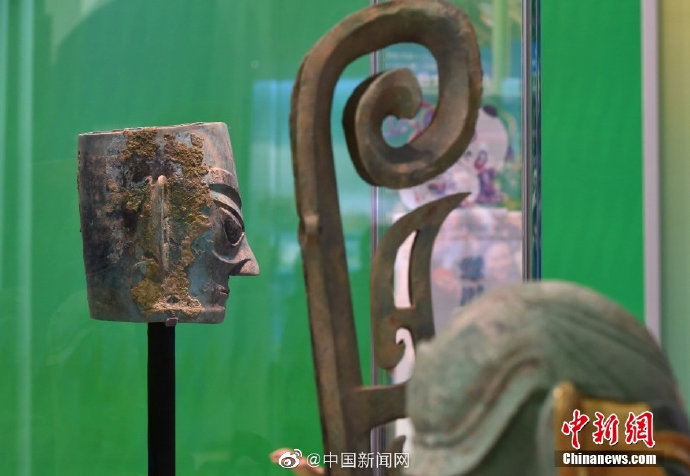 东方金诚首席宏观分析师王青表示,2023年12月cpi同比降幅收窄,主要是在上年同期价格基数下沉影响下,当月猪肉和汽油柴油价格同比降幅显著收窄,以及电子行业周期上行,手机等通讯工具价格环比上涨,同比降幅收窄。