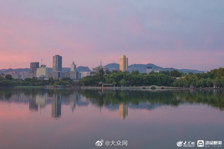将第十条改为第十一条,修改为:“货币政策委员会委员中的中国银行业协会会长任期一般不超过5年;专家委员一届任期不超过3年,最长任期一般不超过两届。”