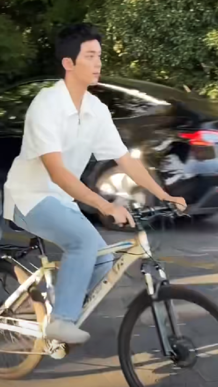 　　值得注意的是，金融层面，面向“三大工程”的低成本资金投放正在落地。1月2日，中国人民银行公布的2023年12月psl（抵押补充贷款）开展情况显示，12月份国家开发银行、中国进出口银行、中国农业发展银行净新增psl3500亿元；截至12月末psl余额为32522亿元。这意味着psl时隔一年重启，市场普遍认为，此次psl重启主要投向保障性住房、城中村改造和“平急两用”公共基础设施建设“三大工程”，后续规模预计还会增加。