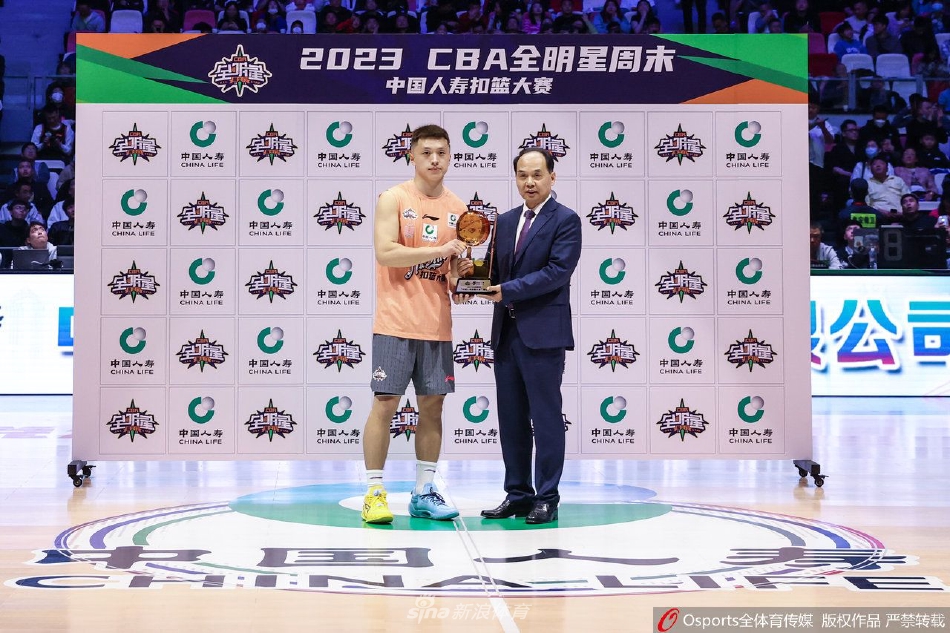 值得一提的是,随着公众出行习惯发生结构性变化,叠加春节假期高速公路免费时长增加等因素影响,人们选择自驾出行的意愿显著增强,自驾出行占比将达90%,创历史新高。