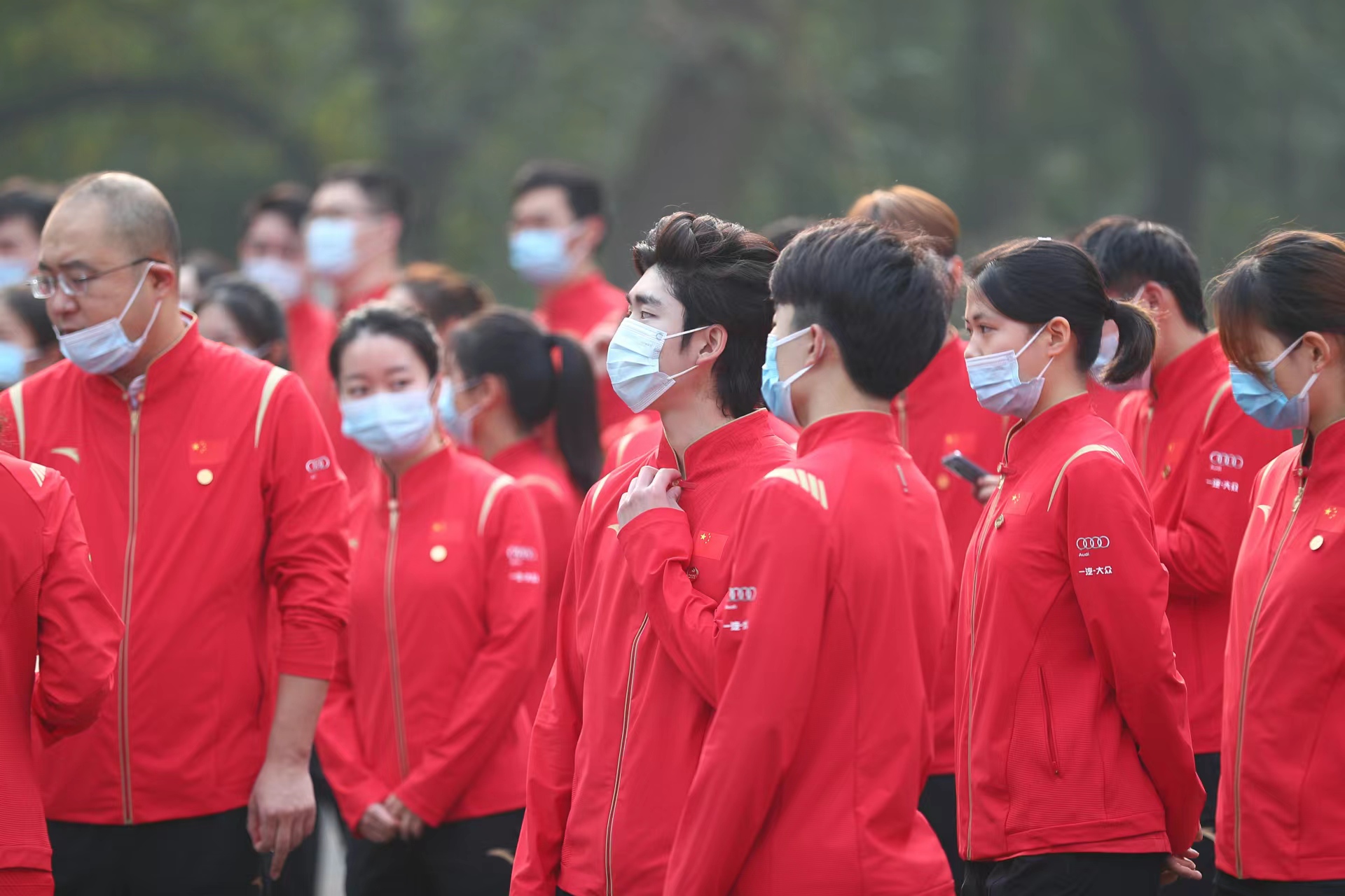 　　据平顶山市应急管理局1月13日消息，“天安煤业十二矿”煤矿事故发生后，河南省委主要领导第一时间作出批示，省政府主要领导和分管领导带领省应急厅、工信厅、国家矿山局河南局现场指挥调度，并成立现场救援指挥部，科学研判井下事故现场灾害情况，统筹安排整体救援工作。国家矿山安全监察局主要领导及专家现场指导救援。目前，善后工作已经展开，正对失联人员全力组织搜救。下一步，当地将深刻汲取事故教训，从严从实抓好安全生产工作。
