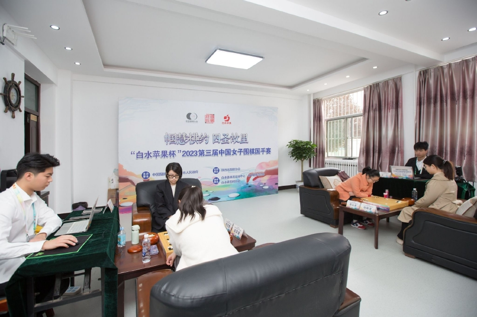 　　毛宁表示，中方已经第一时间向新方提出严正交涉。新加坡领导人曾多次表示，台湾问题是中国红线中的深红线。中方重视新方这一说法，希望新方严格恪守一个中国原则，以实际行动维护中新友好关系大局。