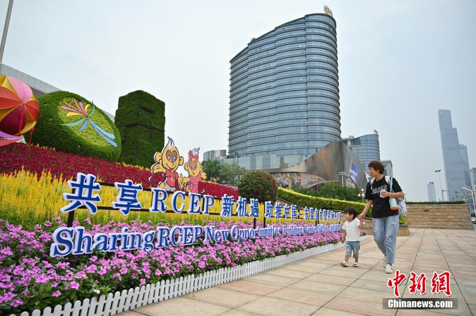 毛宁表示,台湾地区选举是中国的地方事务,中方一贯坚决反对美台开展任何形式的官方往来,坚决反对美方以任何方式、任何借口干涉台湾事务。